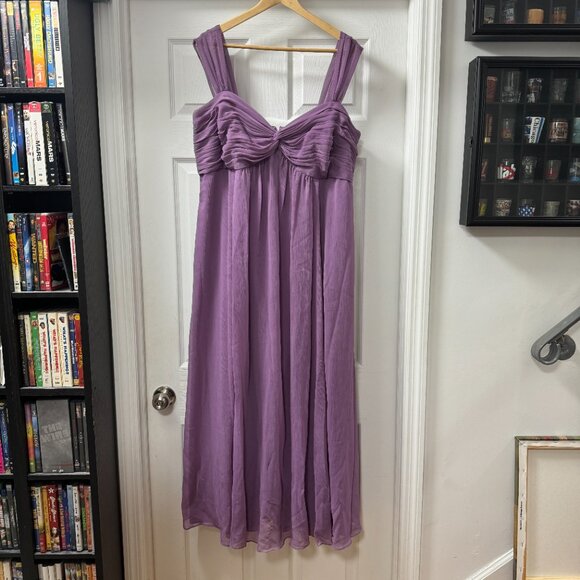 David's Bridal style F15633 long crinkle chiffon dress twist front lavender 20 - Picture 1 of 13